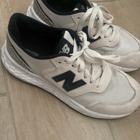 New balance shoes 6.5 women - Picture 1 of 4